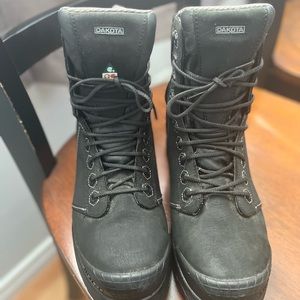 Woman’s Dakota Steele toe boot